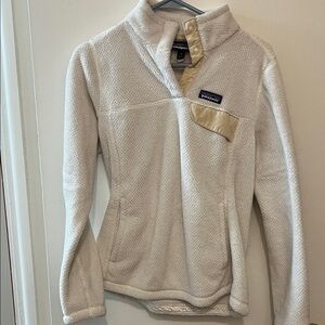 White Patagonia retool pullover medium